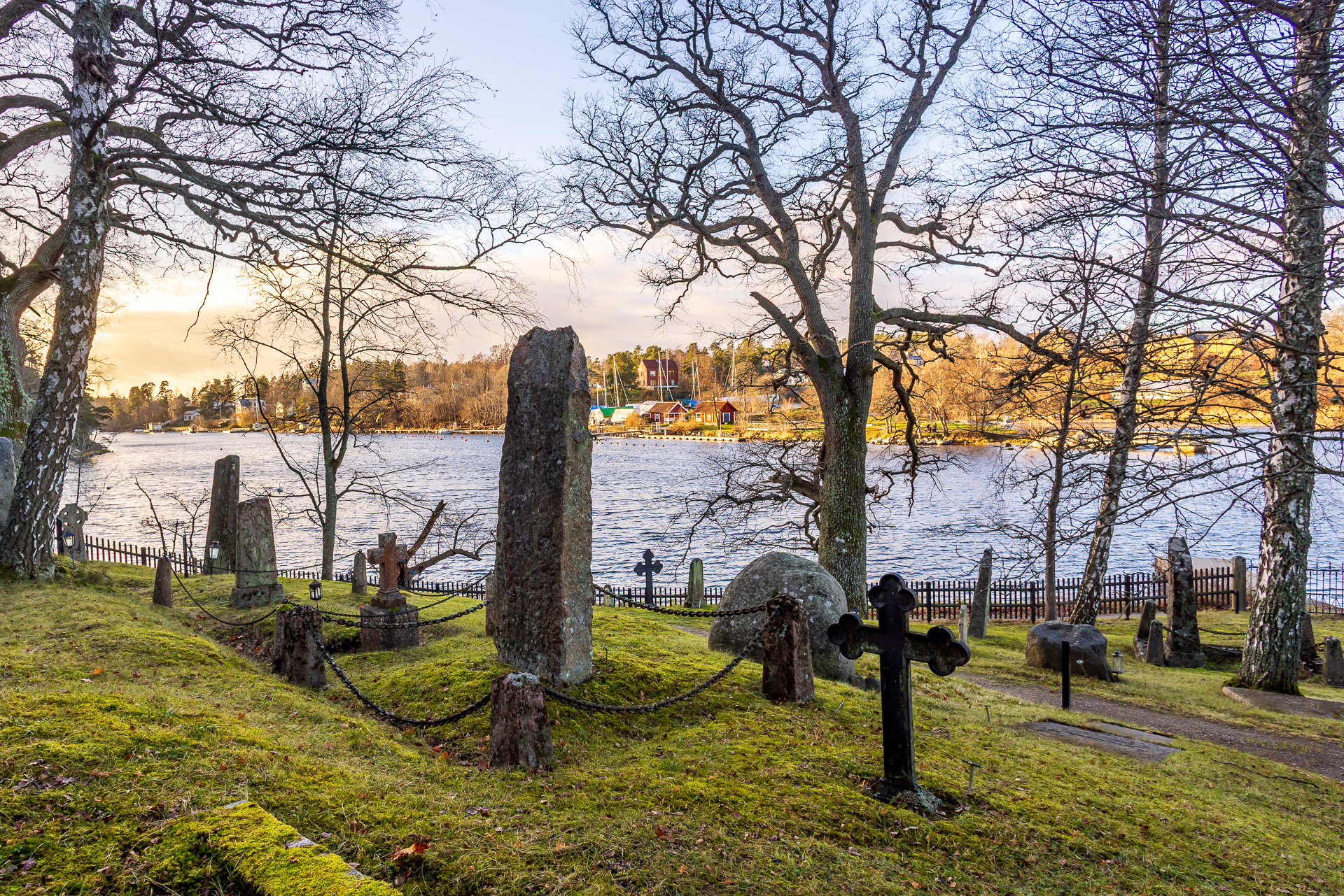 Boo Gamla kyrkogård – historisk begravningsplats på Skogsö vid Baggensfjärden i Saltsjöbaden