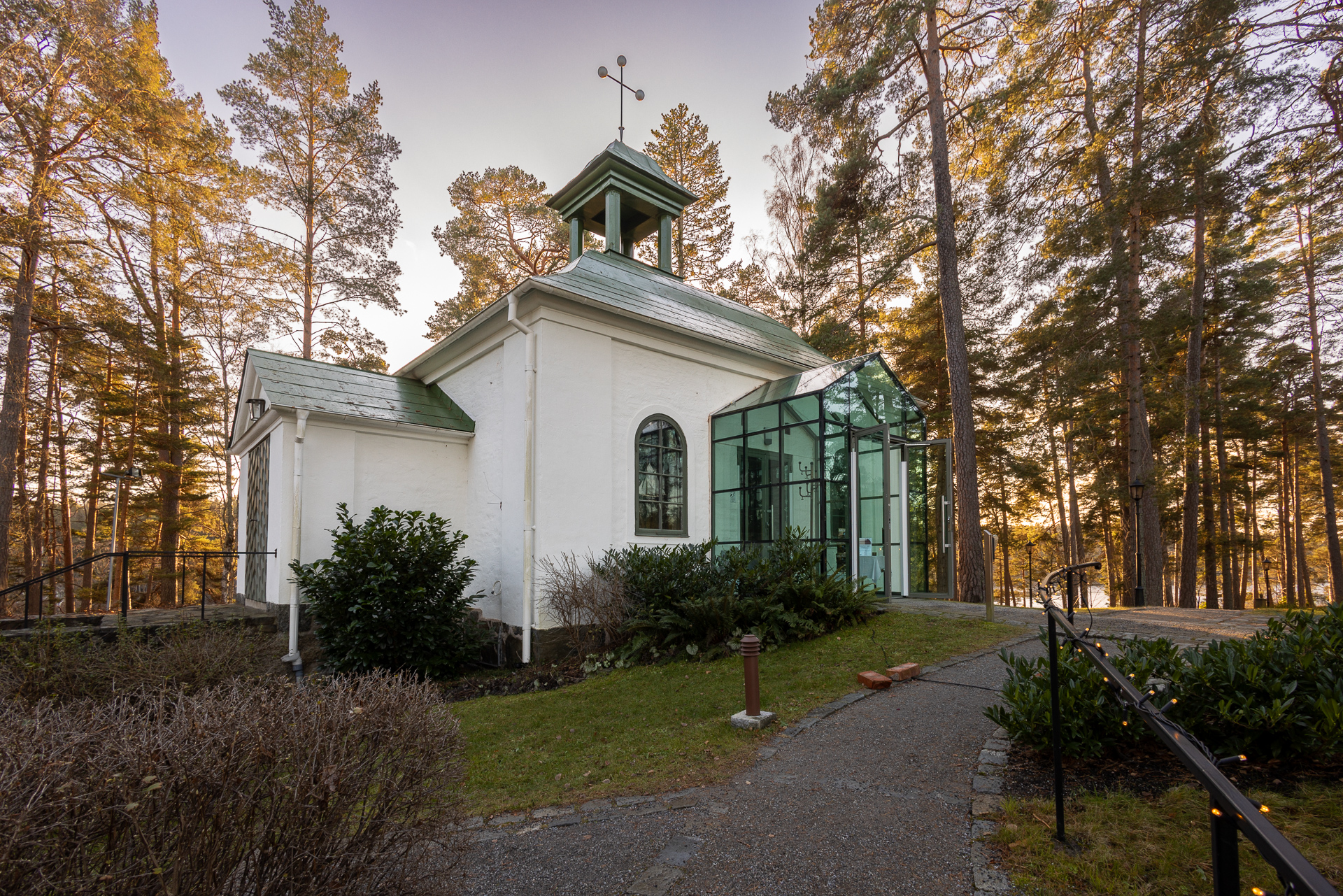 Skogsö kapell – naturnära kapell i Saltsjöbaden för dop, bröllop och begravningar